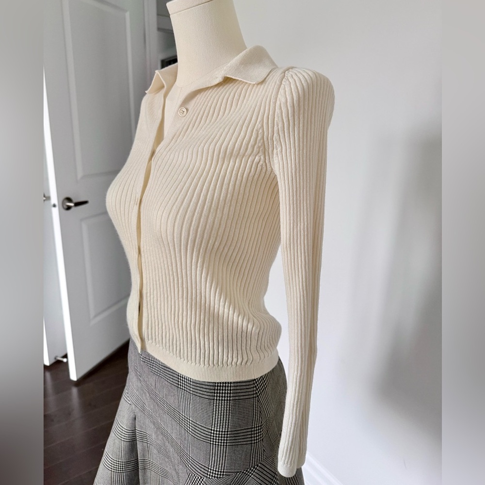 Uniqlo Ribbed Button-Down Cardigan - Picture 4 of 6